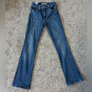 Levi’s Women’s 725 High Rise Bootcut Jeans